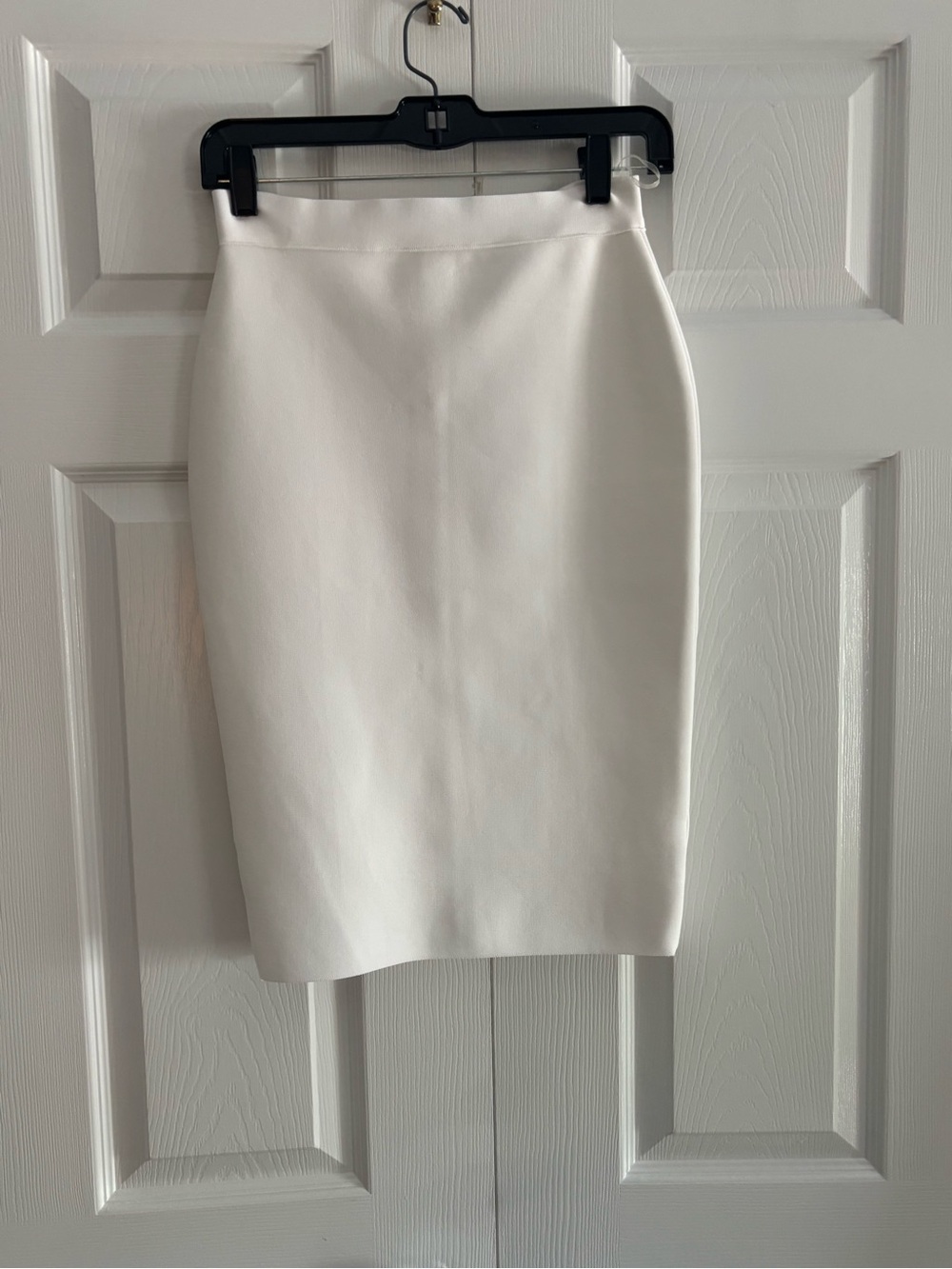 Classic White Pencil Skirt - Sleek Workwear